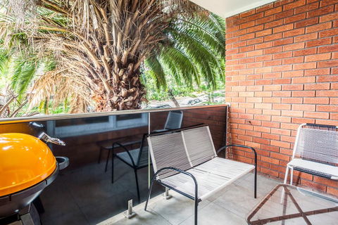 DENHAM DAZE (I677) -L'Abode - Surfers Paradise Gold Coast 1