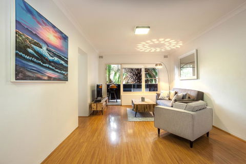 DENHAM DAZE (I677) -L'Abode - Surfers Paradise Gold Coast 3