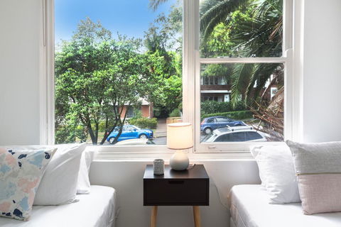DENHAM DAZE (I677) -L'Abode - Surfers Paradise Gold Coast 0