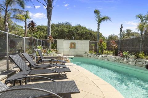 DIAMOND BAY RETREAT - SORRENTO - Surfers Paradise Gold Coast 0