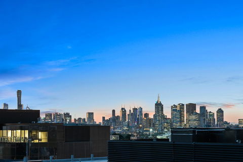 District South Yarra - Surfers Paradise Gold Coast 2