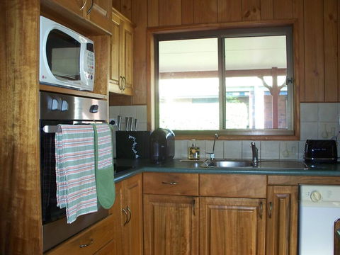 Dog Friendly Holiday House At Red Beach - Surfers Paradise Gold Coast 3