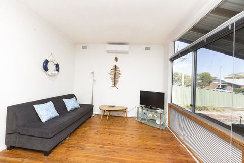 DOUGLAS COTTAGE FORSTER - Surfers Paradise Gold Coast 2