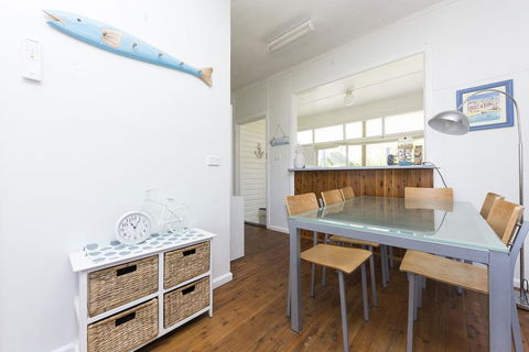 DOUGLAS COTTAGE FORSTER - Surfers Paradise Gold Coast 3