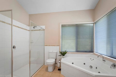 DRIFTWOOD VILLA - Free Wifi, Walk To Beach - Surfers Paradise Gold Coast 2