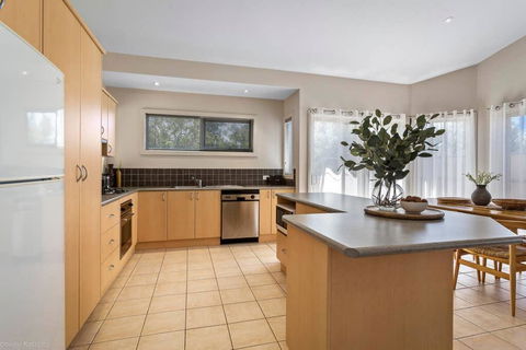 DRIFTWOOD VILLA - Free Wifi, Walk To Beach - Surfers Paradise Gold Coast 3