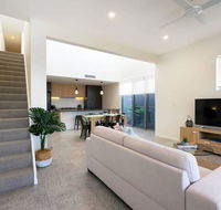 Dune Townhouse on Nautilus Way - Surfers Paradise Gold Coast
