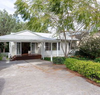 Dutchies Haven' 11 Christmas Bush Ave - Air Con large enclosed yard 2 minute walk to Dutchies - Surfers Paradise Gold Coast