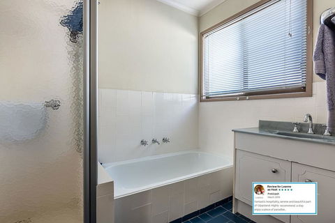 Eagle Bay Cottage - Surfers Paradise Gold Coast 2