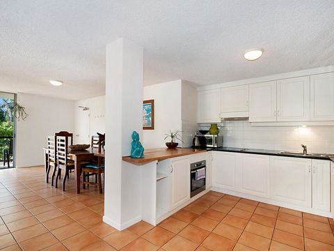 EAST COAST ESCAPES - Byron Beachfront - Surfers Paradise Gold Coast 1