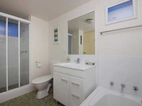 Ebbtide 20 - Surfers Paradise Gold Coast 1