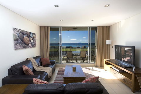 Ebbtide, Unit 04, 2-6 North Street - Surfers Paradise Gold Coast 2