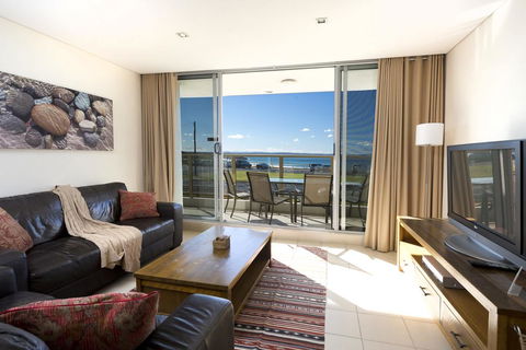 Ebbtide, Unit 04, 2-6 North Street - Surfers Paradise Gold Coast 3