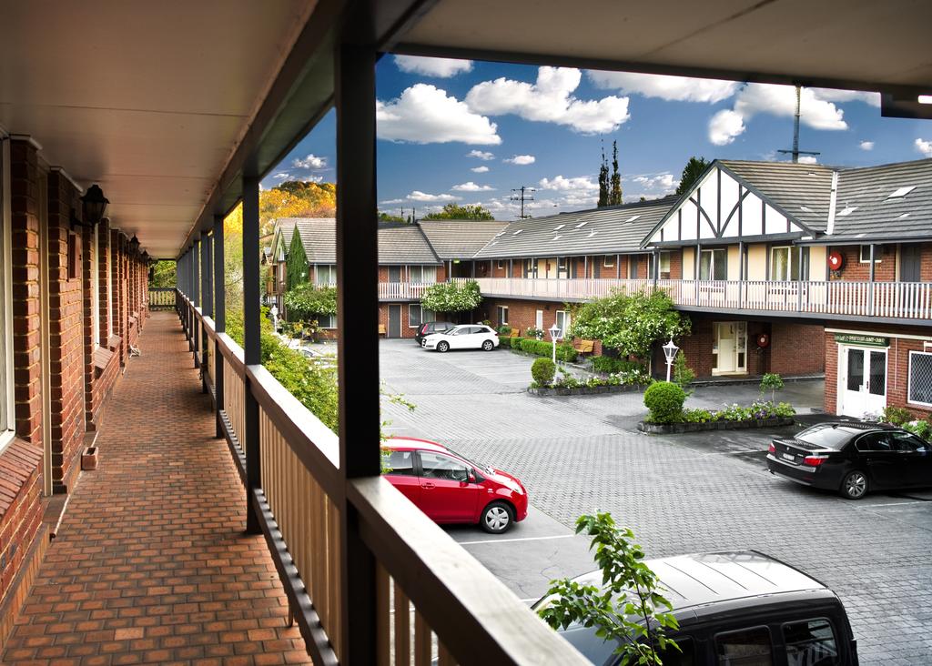 Blackburn North VIC Surfers Paradise Gold Coast