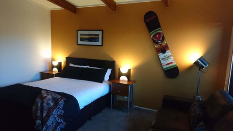 ELM Riverside Accommodation - Merrijig - Surfers Paradise Gold Coast 1