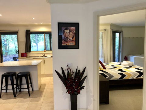 Emerald Creek Cottages - Surfers Paradise Gold Coast 1