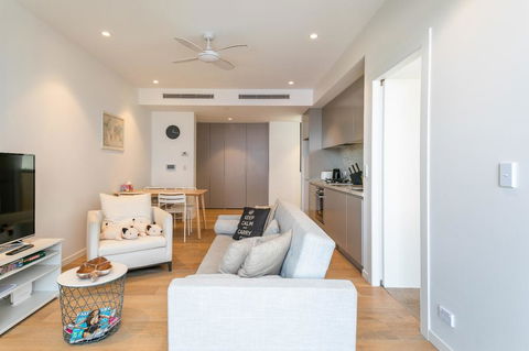 ENCORE IV: Bondi Junction - Surfers Paradise Gold Coast 0