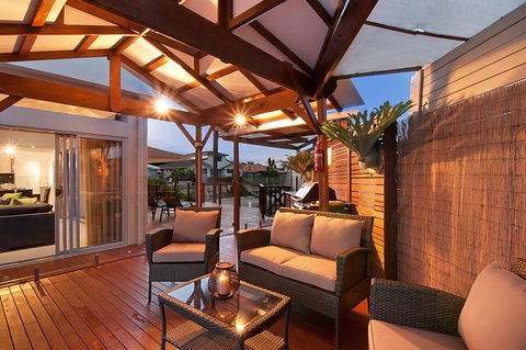Endless Summer - Surfers Paradise Gold Coast 2
