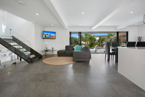 Essence Of Broadbeach - Surfers Paradise Gold Coast 1