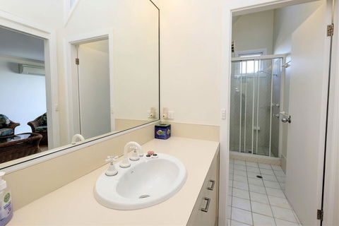 EUREKA - Surfers Paradise Gold Coast 1