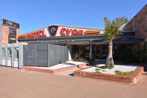 Eyre Hotel - Surfers Paradise Gold Coast 2