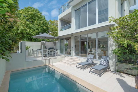 Fabulous 3 Bedroom Noosa Townhouse - Surfers Paradise Gold Coast 1
