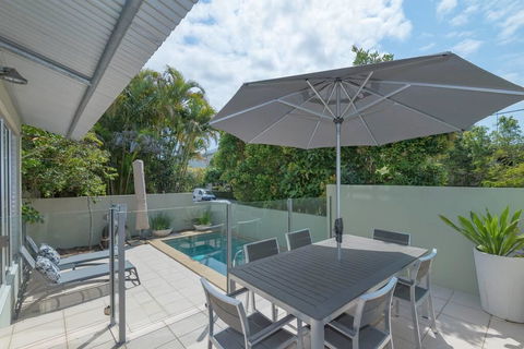 Fabulous 3 Bedroom Noosa Townhouse - Surfers Paradise Gold Coast 2