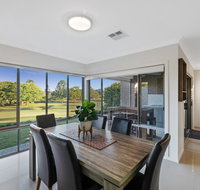 Fairway Village  Windaroo Lakes Golf Club - Surfers Paradise Gold Coast