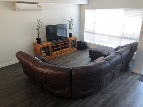 Falcon Bay 4x4 Townhouse - Surfers Paradise Gold Coast 0