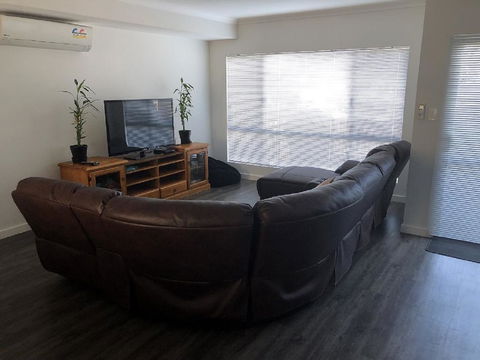 Falcon Bay 4x4 Townhouse - Surfers Paradise Gold Coast 1
