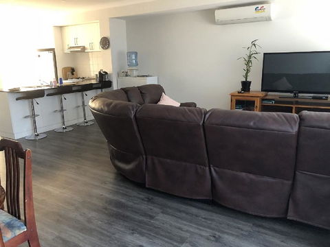 Falcon Bay 4x4 Townhouse - Surfers Paradise Gold Coast 2