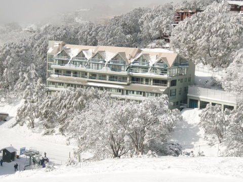 Falls Creek Country Club - Surfers Paradise Gold Coast 1