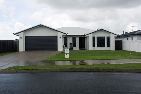Family Friendly Holiday Home - Surfers Paradise Gold Coast 3