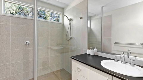 FLORENCE HOUSE Sundrenched Luxury With Pool & Deck - Surfers Paradise Gold Coast 1