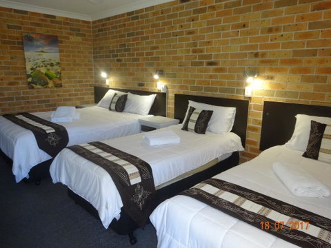 Forster Palms Motel - Surfers Paradise Gold Coast 0