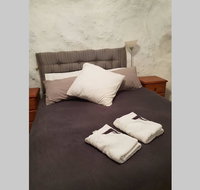 Fossickers Den Dugout Accommodation - Surfers Paradise Gold Coast