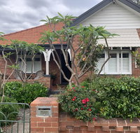Frangipani House Cooks Hill - Surfers Paradise Gold Coast