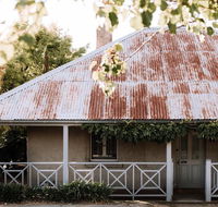 French Cottage 1854 with stunning Alfesco Garden - Surfers Paradise Gold Coast