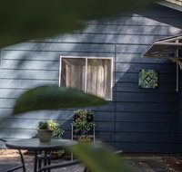 Funky Flat on Acreage - Surfers Paradise Gold Coast