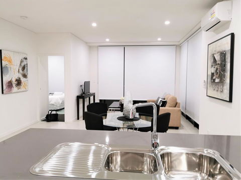 G02 Courtyard Apartment - Surfers Paradise Gold Coast 3