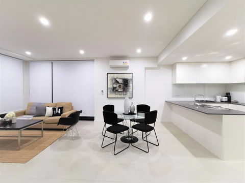 G02 Courtyard Apartment - Surfers Paradise Gold Coast 2