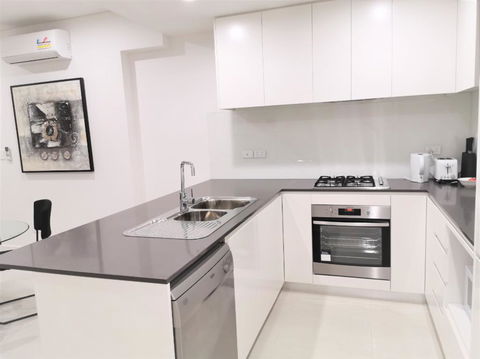 G04 Courtyard Apartment - Surfers Paradise Gold Coast 0