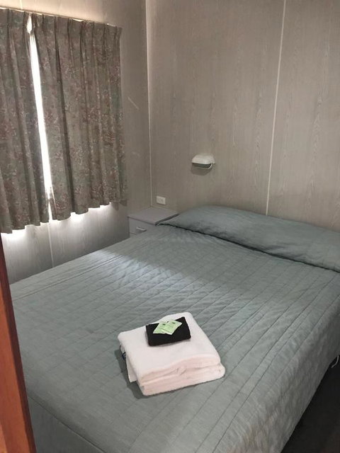 Geelong Surfcoast Hwy Holiday Park - Surfers Paradise Gold Coast 2