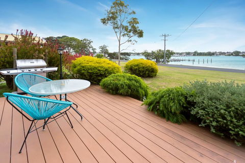 Getaway - Waterfront Island Living - Surfers Paradise Gold Coast 0