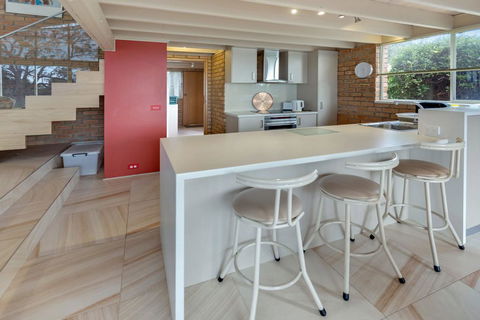 Getaway - Waterfront Island Living - Surfers Paradise Gold Coast 2