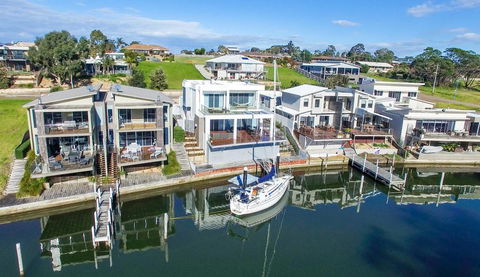 Gippsland Lakehouse - Surfers Paradise Gold Coast 0