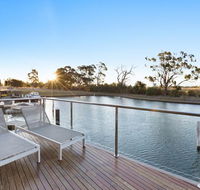 Gippsland Lakehouse A - Canal frontage - Surfers Paradise Gold Coast