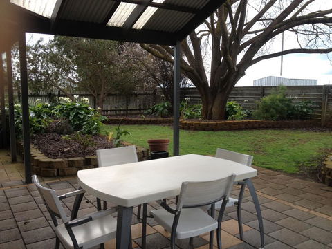 Girraween House - Surfers Paradise Gold Coast 2