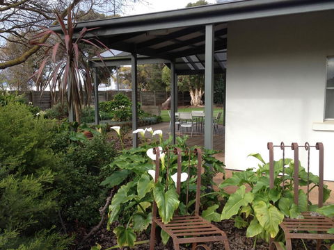 Girraween House - Surfers Paradise Gold Coast 1