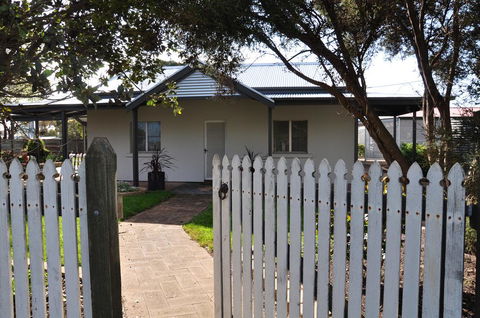 Girraween House - Surfers Paradise Gold Coast 0
